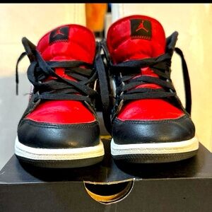 Jordan mid 1’s, youth size 2 1/2, Black/fire red/white.